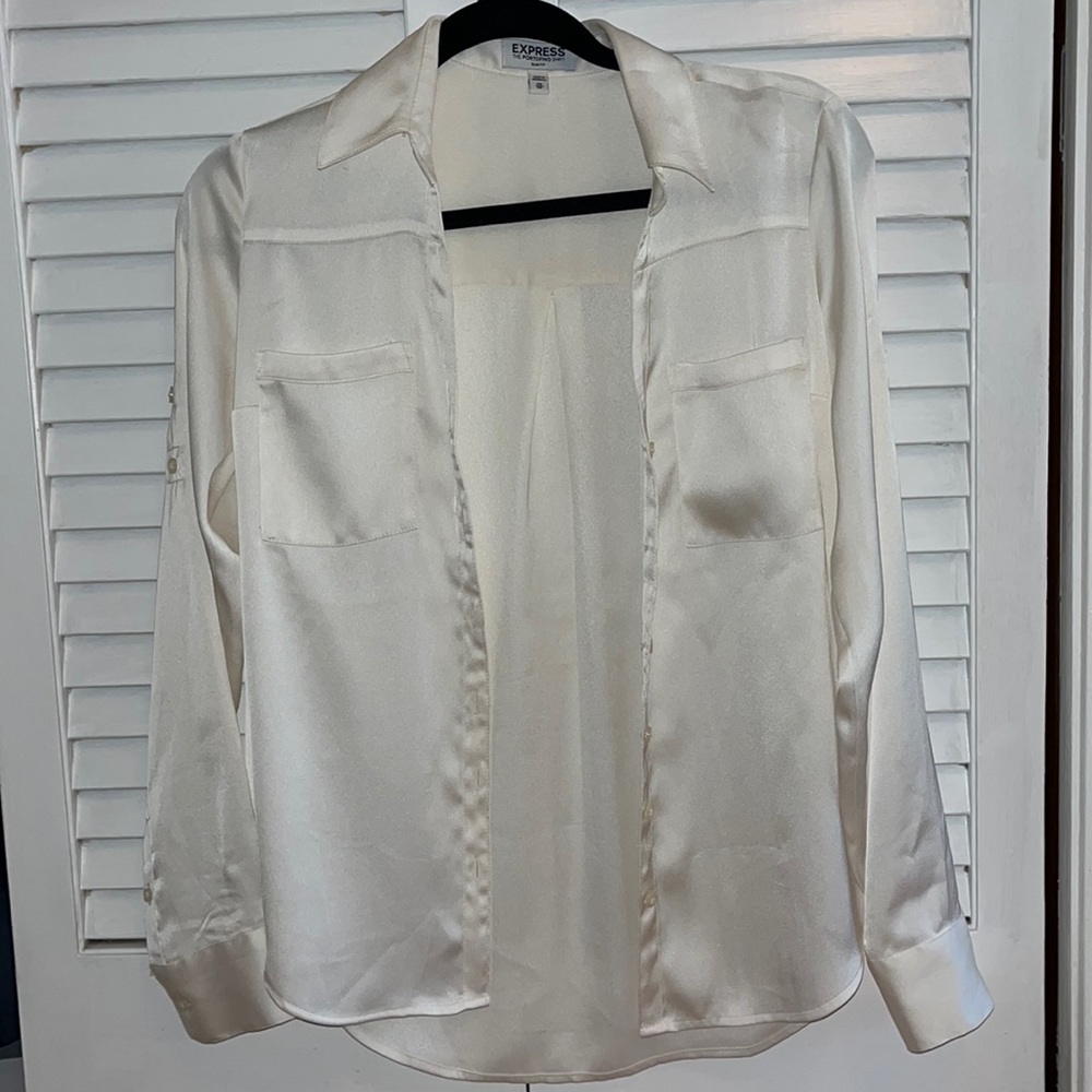 EXPRESS Womens XS pearl satin long sleeve blouse